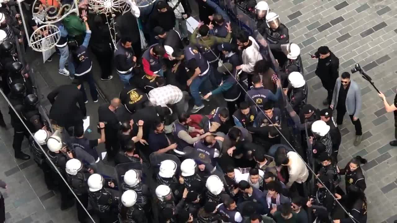İsrail ile ticareti protesto ettiler, darpla gözaltına alındılar